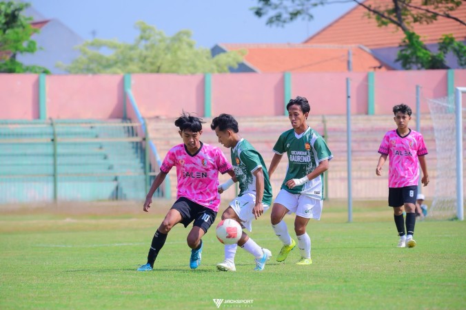 Final Sepak Bola Balen vs Ngraho pada PORKAB II Bojonegoro